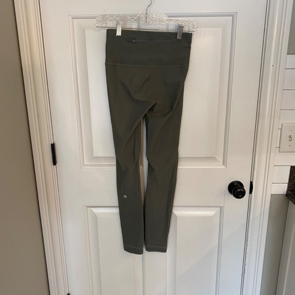 Lululemon in focus run tights Legging Gray-Sage Green, 33894 - Picture 6 of 13